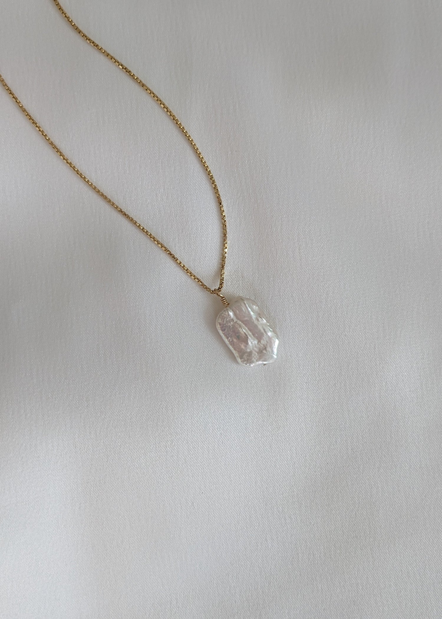  gold filled box chain necklace with a baroque pearl pendant